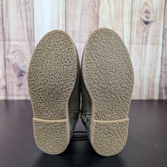 New Kids Nordstrom Rack Beige‎ Faux Suede Chukka Ankle Boots Booties Size 12M - Picture 4 of 6